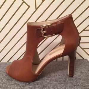Louise et Cie Open Toe Cutout Bootie NWOT